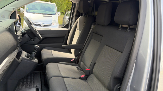 Vauxhall Vivaro L1 Diesel 1.5 Turbo D 120 Pro H1 Van - Image 13